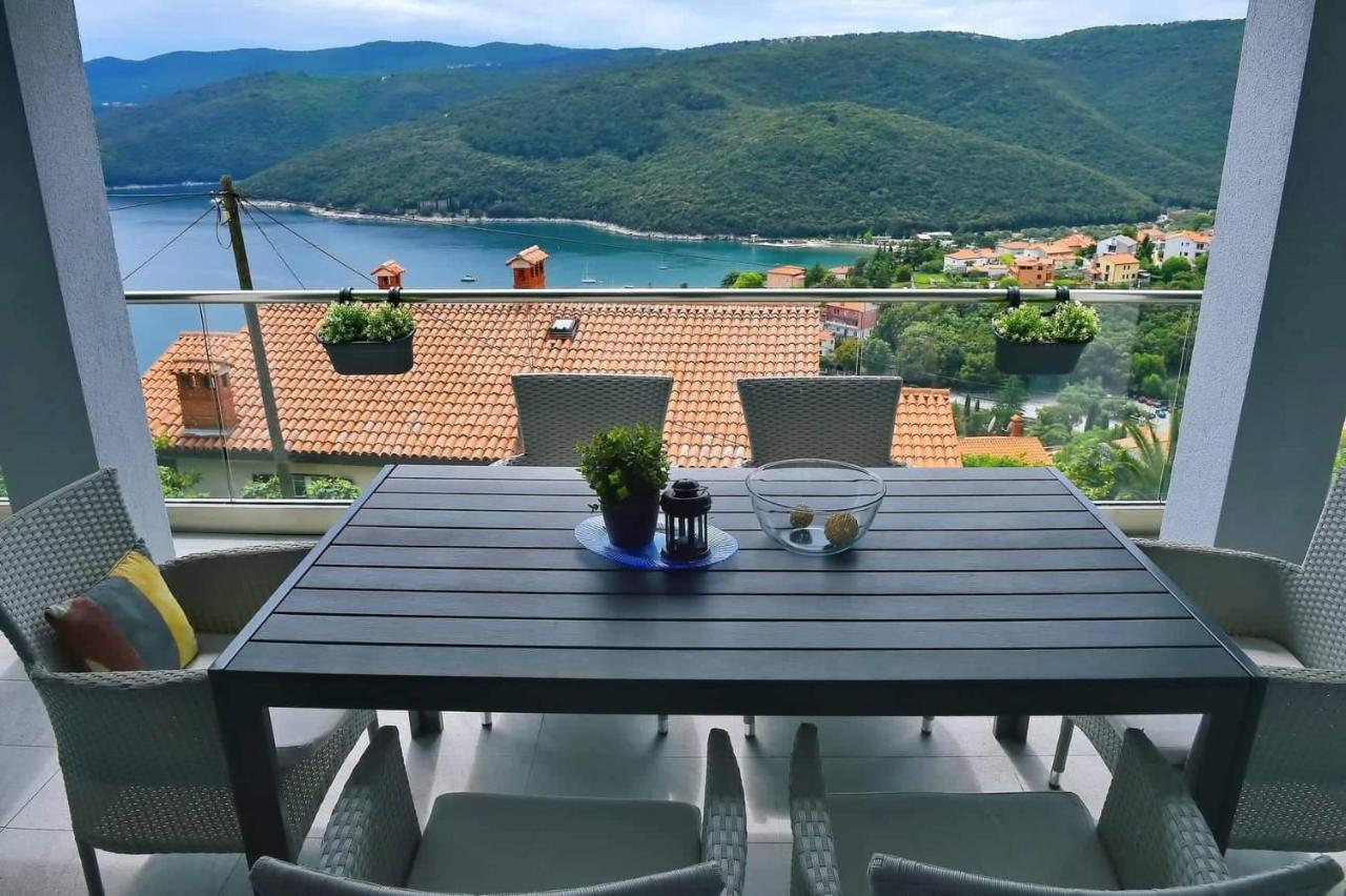 Apartment Vanilla II With Beautiful Seaview Rabac Extérieur photo